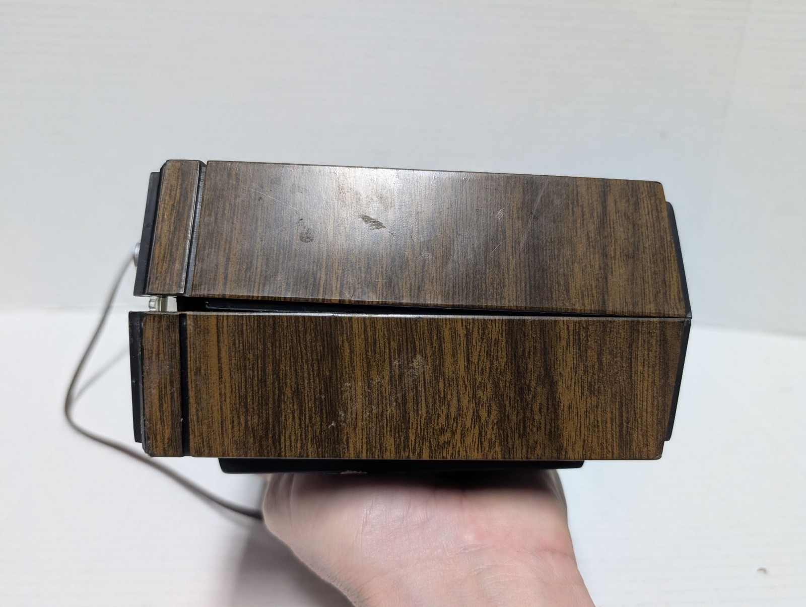 General Electric Clock Radio Vintage C4331B Flip Clock AM FM Walnut Grain AC