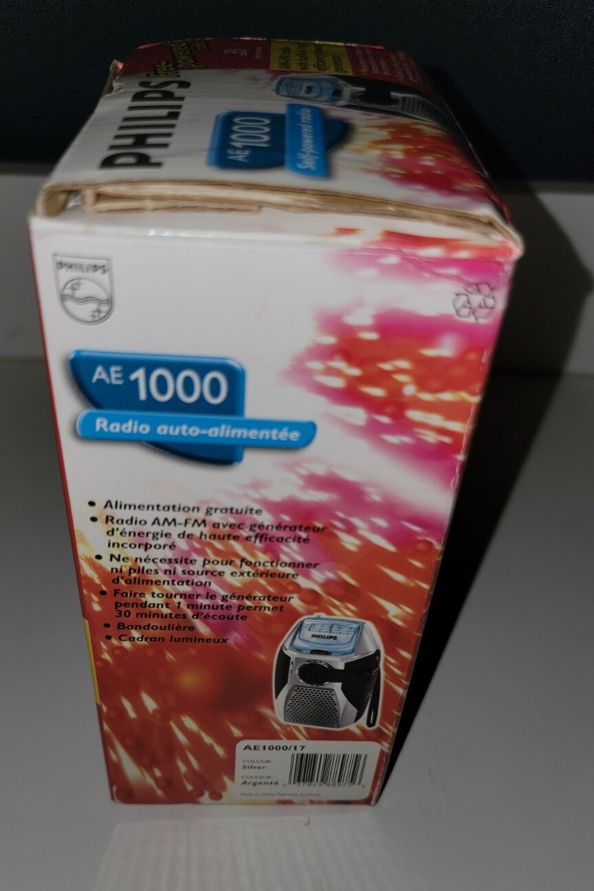 Philips AE1000 Portable Radio AM FM Self Powered Tuner Rechargeable Crank New