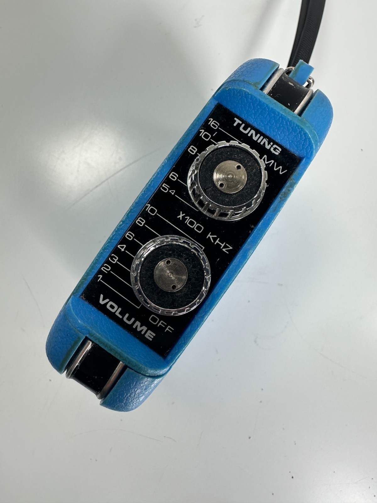 Vintage Kmart AIE-641 Atom Pocket Transistor Radio Blue AM Hong Kong- FOR PARTS