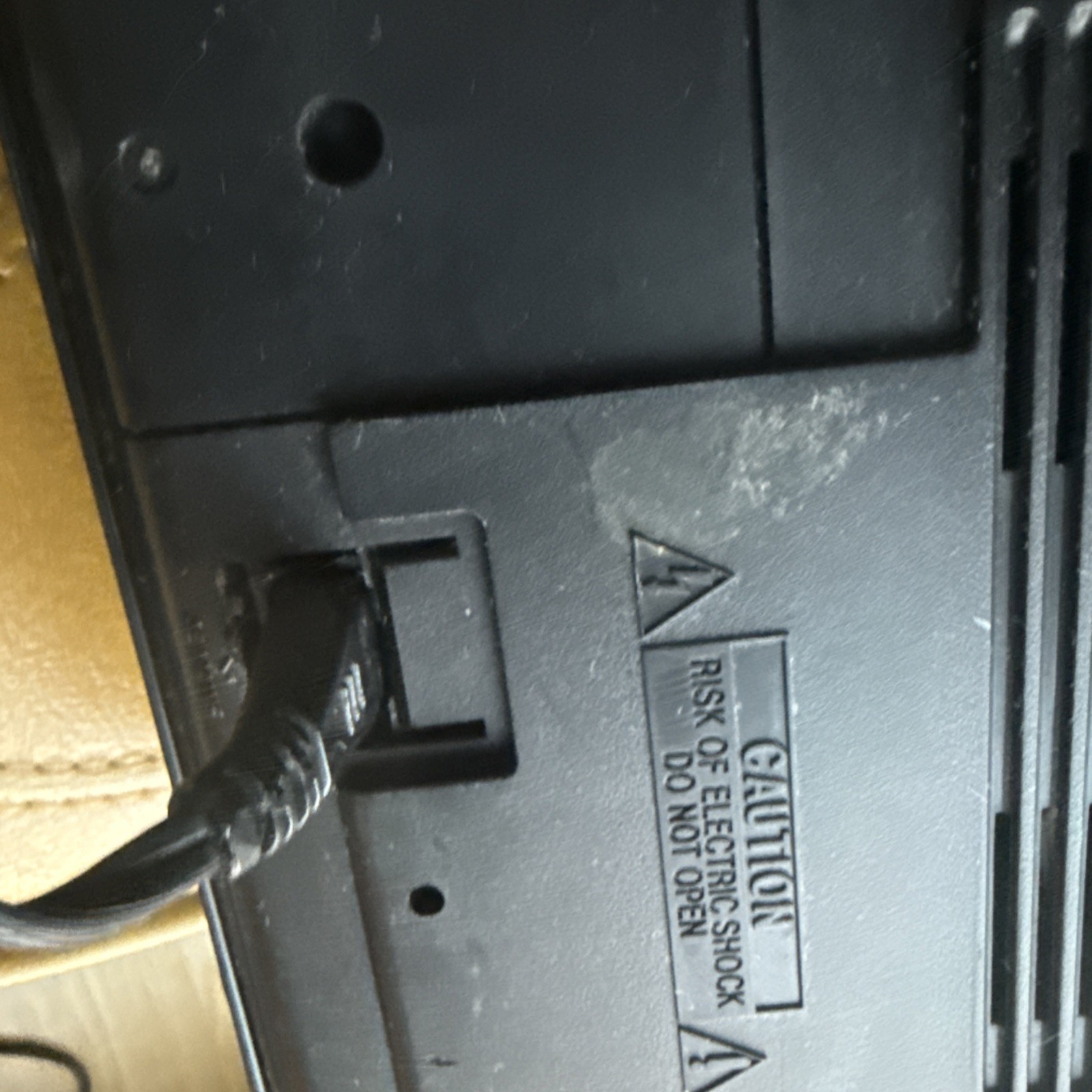 Magnavox Model D8060 4 Speaker System Cassette Boombox Radio needs work