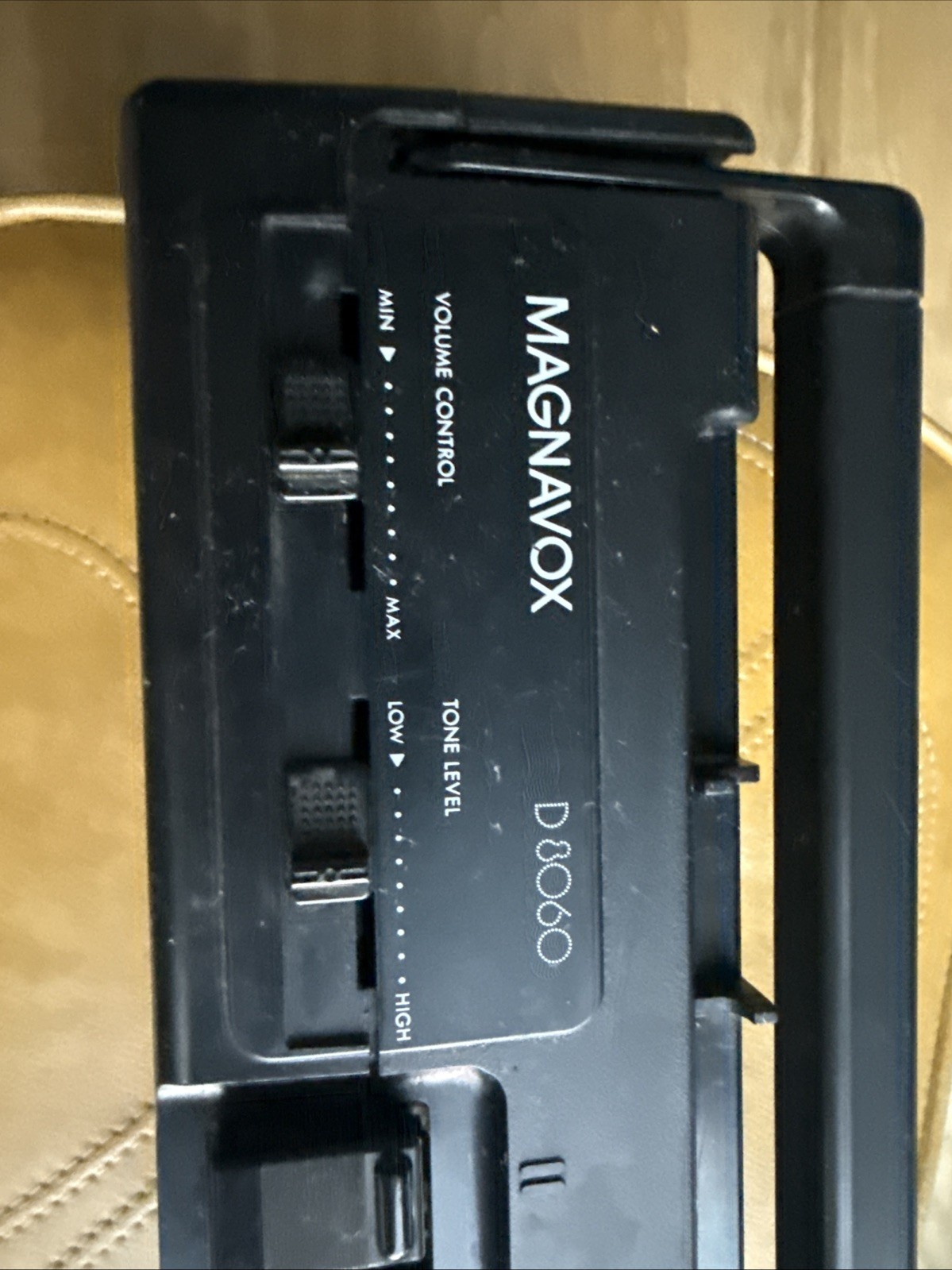 Magnavox Model D8060 4 Speaker System Cassette Boombox Radio needs work
