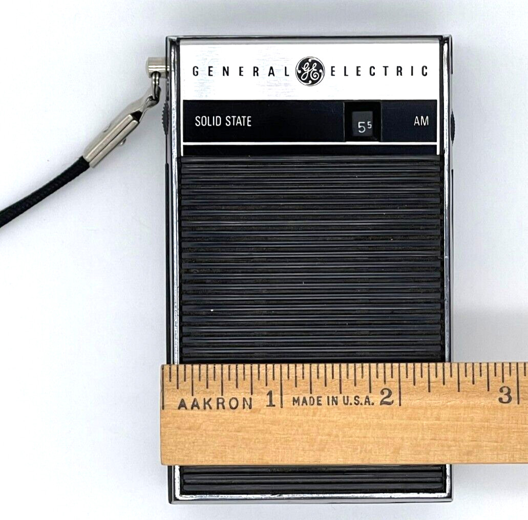 General Electric Radio P-2790 Solid State Handheld Battery Hong Kong NOT WORKING