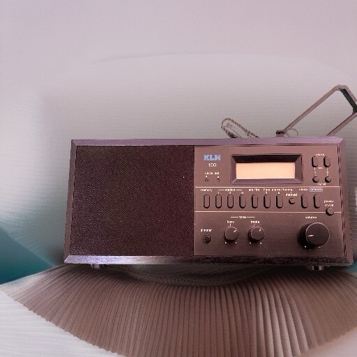 KLH 100 AM/FM TABLE TOP CLOCK RADIO STEREO ALARM,WORKS ,W ANTENNA