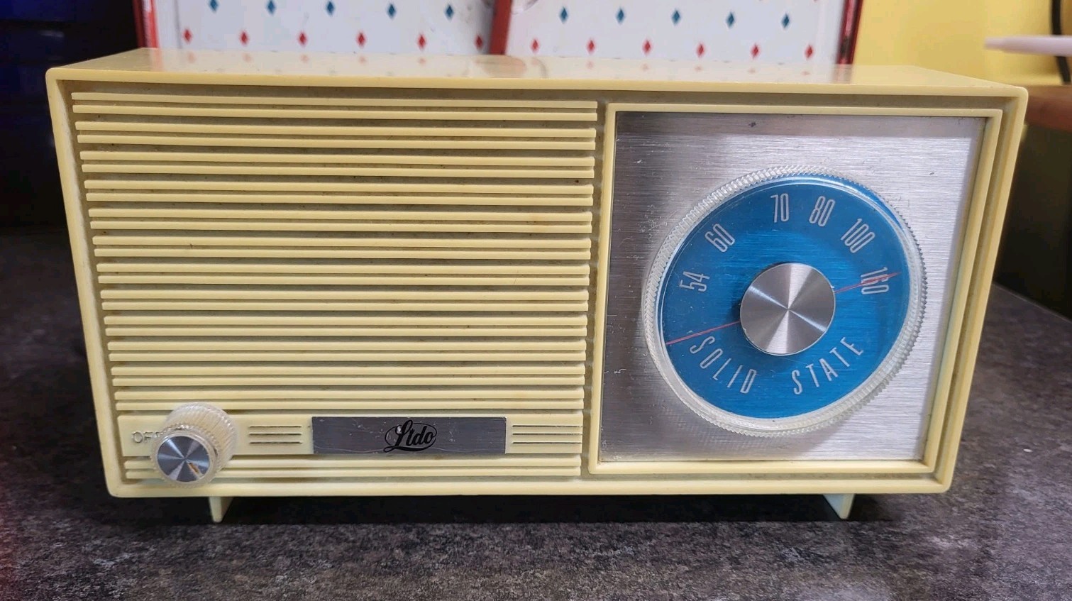 Rare Vintage Lido Solid State Radio Model 2135 Hong Kong