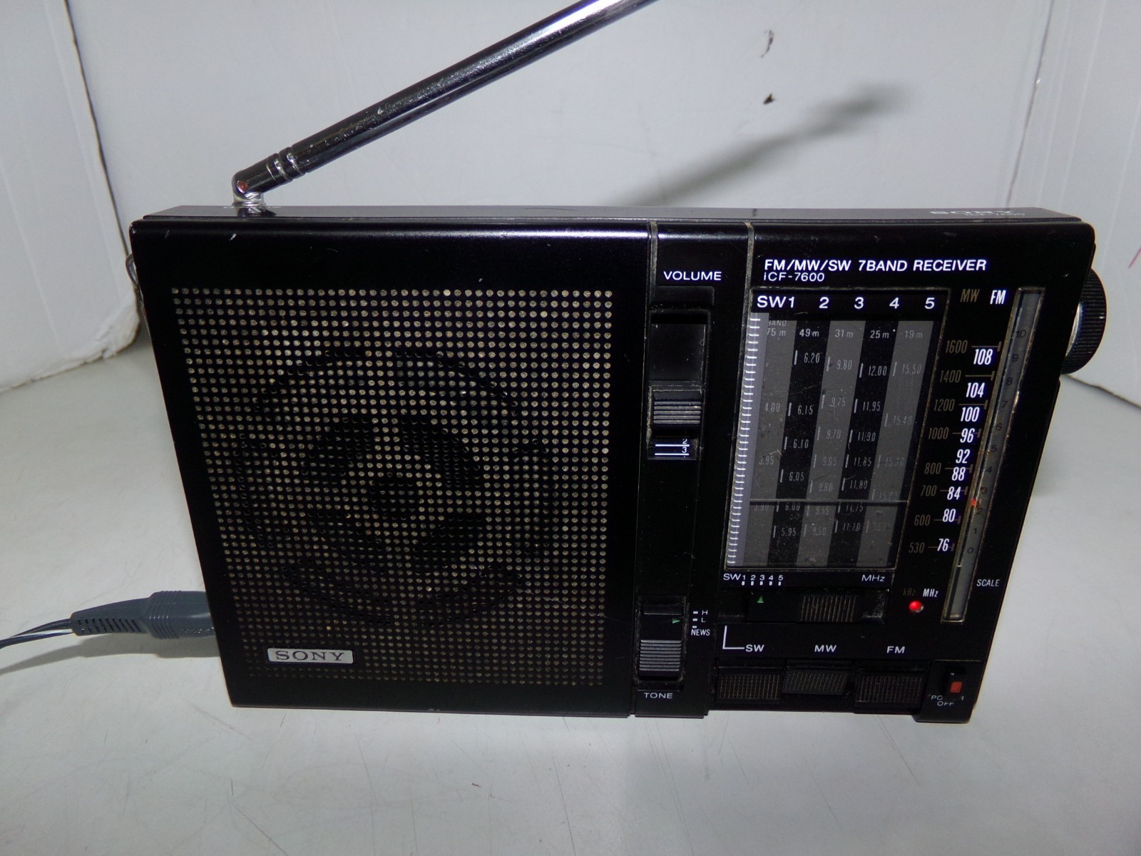 Vintage SONY Model ICF-7600 Multi Band Receiver Radio