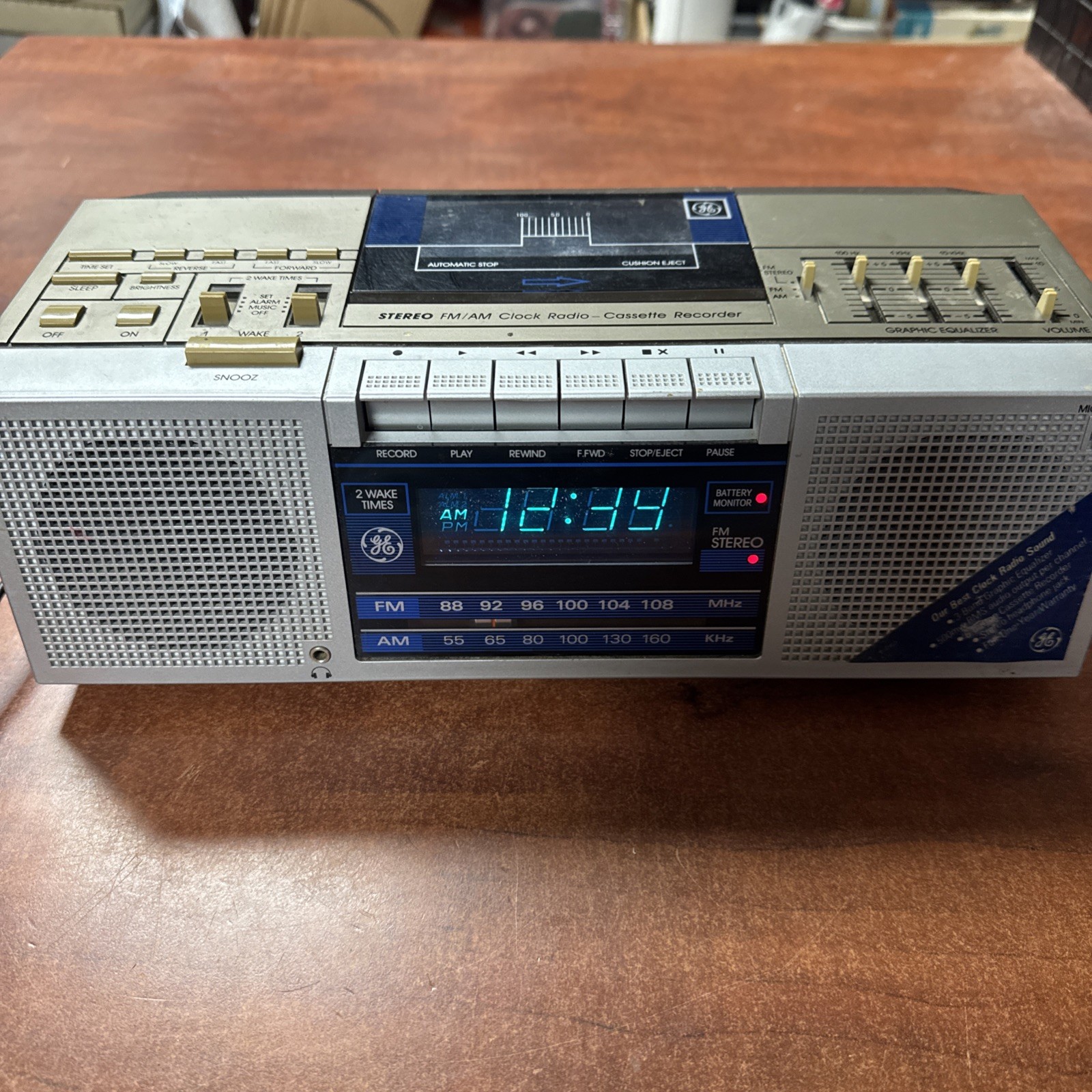 Vintage GE Model 7-4965A AM/FM Radio Cassette Recorder Digital Alarm Clock