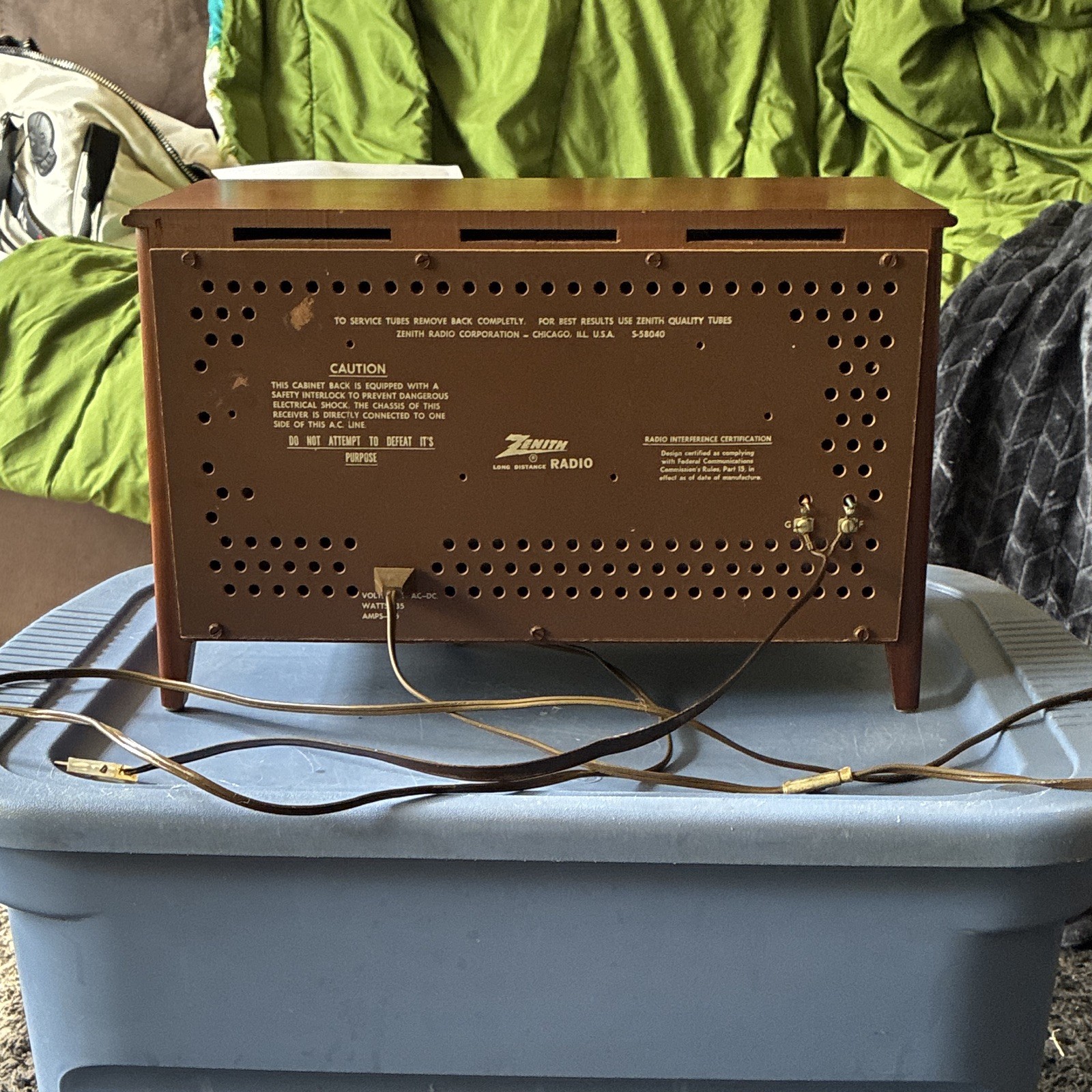 Zenith Model K731 AM/FM Vintage Table Radio Wood Cabinet Zenith K Series