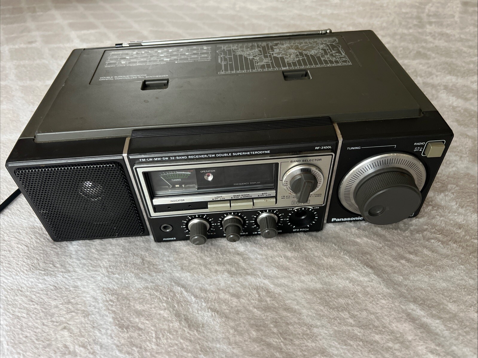 Panasonic RF-3100 FM-AM-SW Multi-Band Receiver – TESTED. Works.