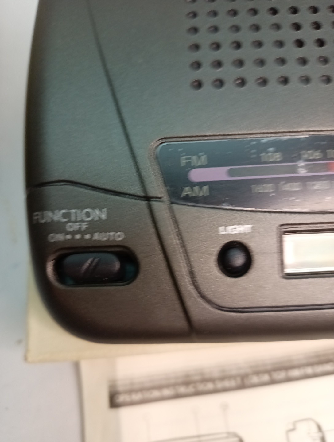 Vintage Small Tabletop AM/ FM LCD Clock Radio Works With Batteries