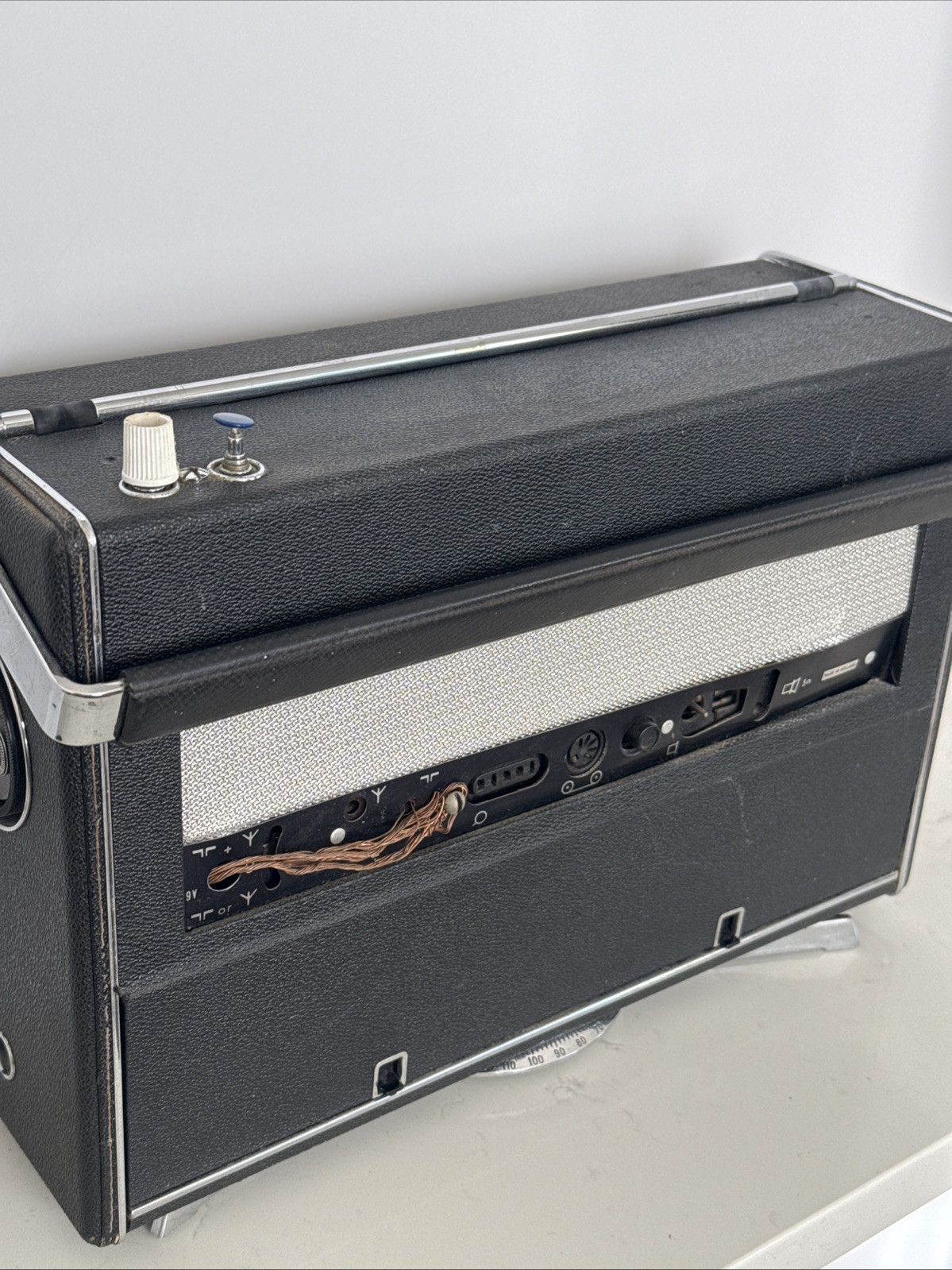 RARE VINTAGE PHILIPS FM-AM De Luxe Portable Multi Band Radio (L6X38T/54)