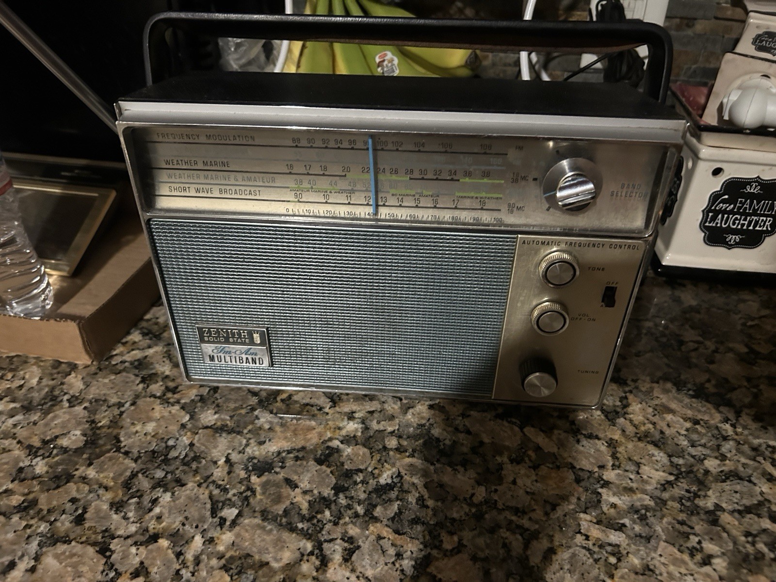 Vintage Zenith Solid State Multiband Shortwave Radio Inter-Oceanic Weather VIDEO