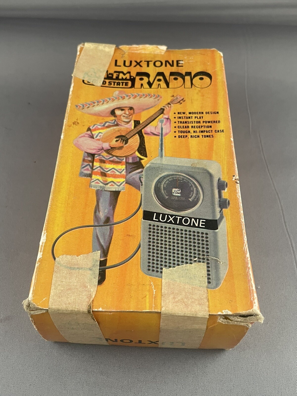 Vintage Luxtone AM/FM Portable Radio Original Box Hong Kong D2379A Needs Repair