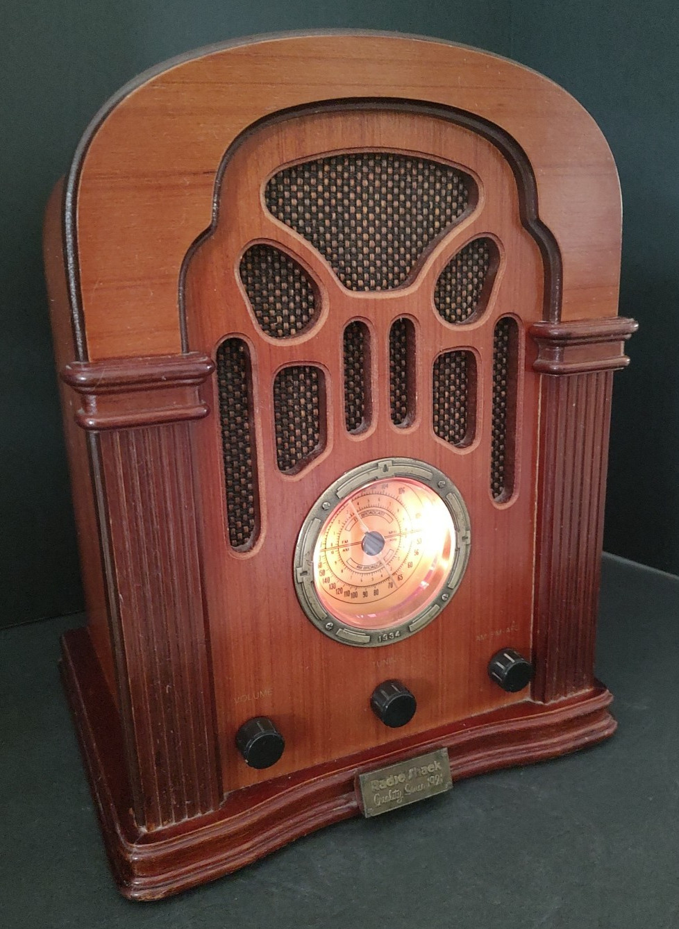 Vtg 1970s Radio Shack AM FM Radio with Cassette Player 14″ Tall Model No. 12-697