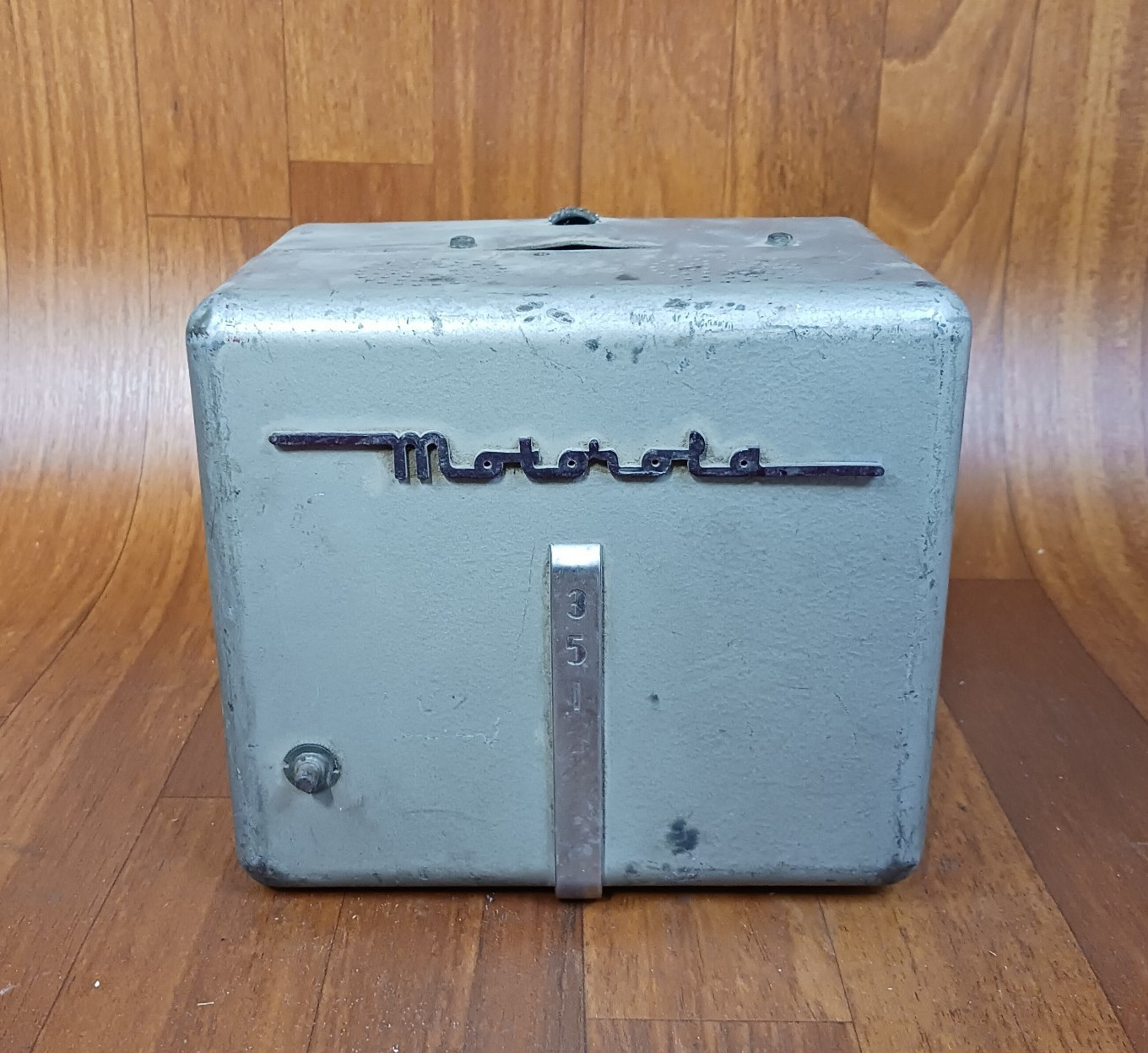 Vintage 1941 Motorola Model 351 Universal Auto Car AM Radio Automobile