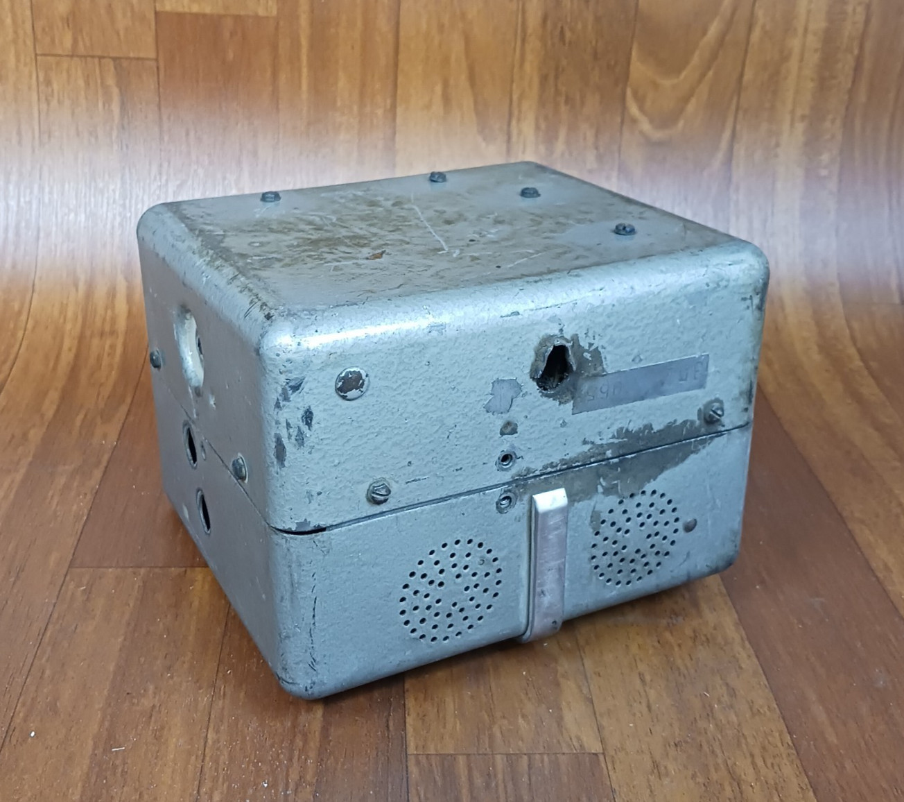 Vintage 1941 Motorola Model 351 Universal Auto Car AM Radio Automobile