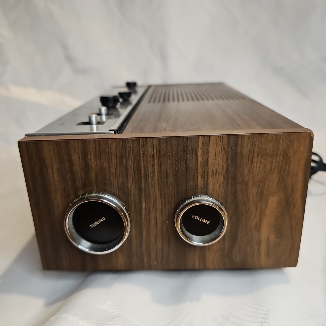 Panasonic RC-7053 Woodgrain Flip Clock Radio Alarm AM FM w/Day Display READ