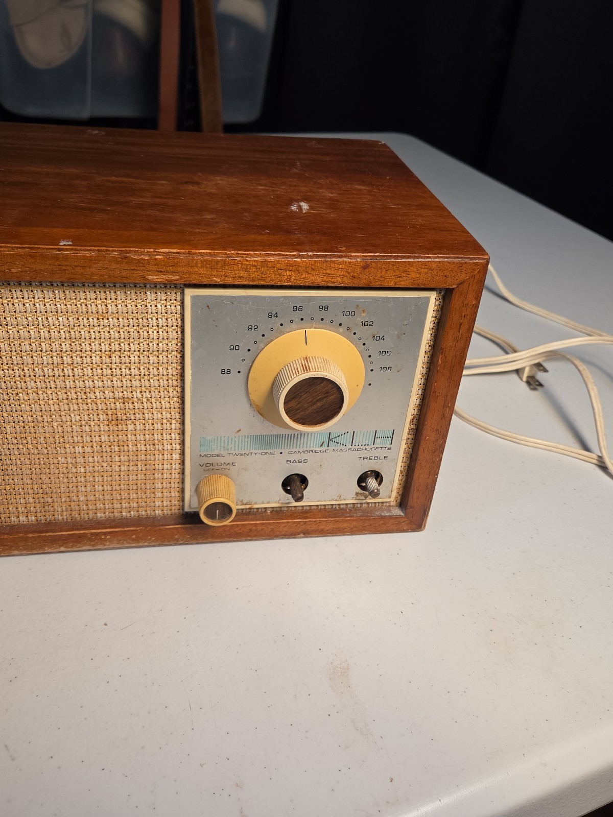 KLH Model Twenty One 21 FM Table Radio Wood Cabinet Tested Working Missing Knobs