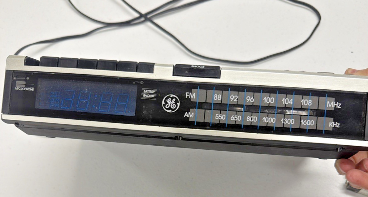 Vtg GE 7-4956B General Electric Alarm Clock Radio Cassette Tape Recorder READ