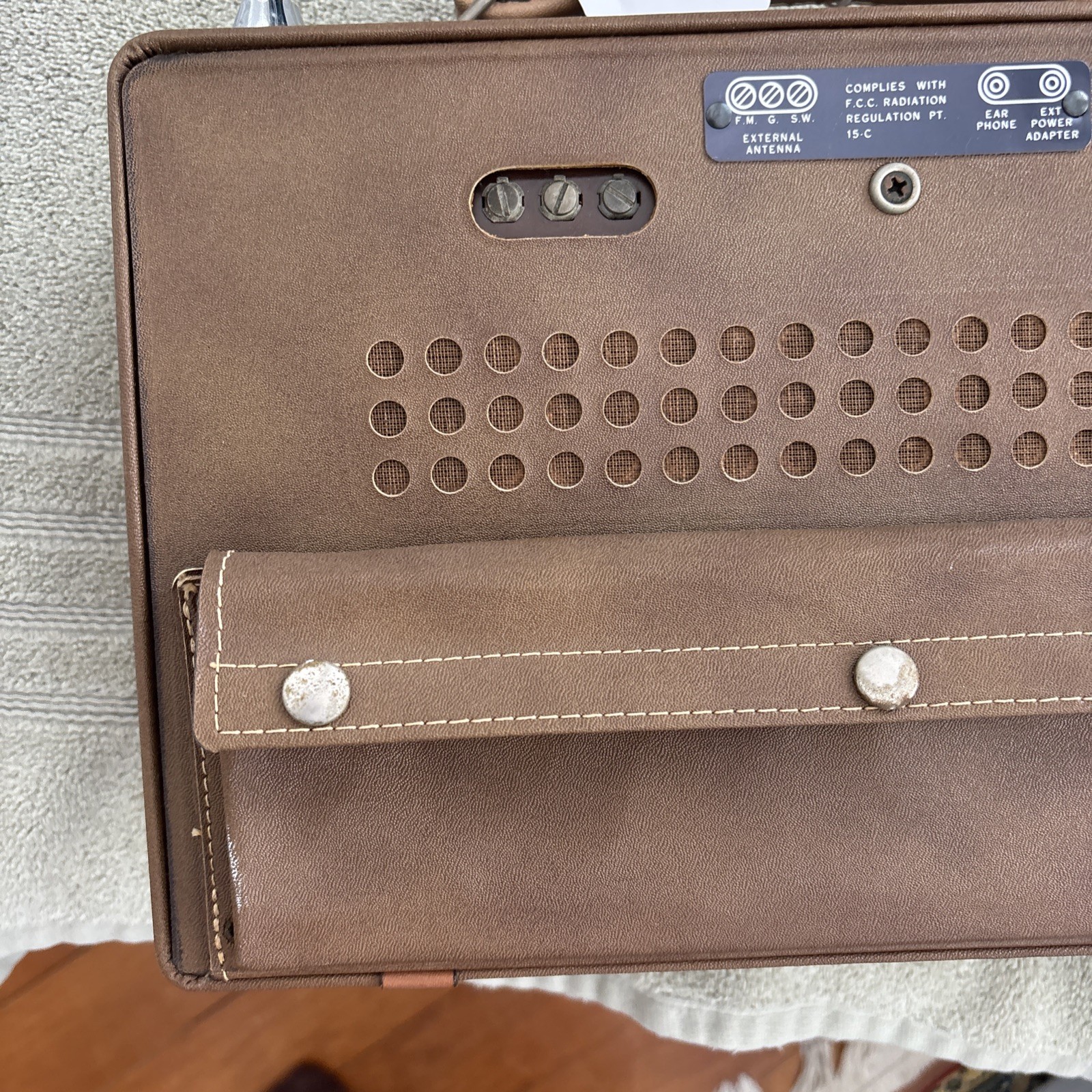 Vtg General Electric World Monitor P-990A 17 Transistor 5 Band Radio Tested