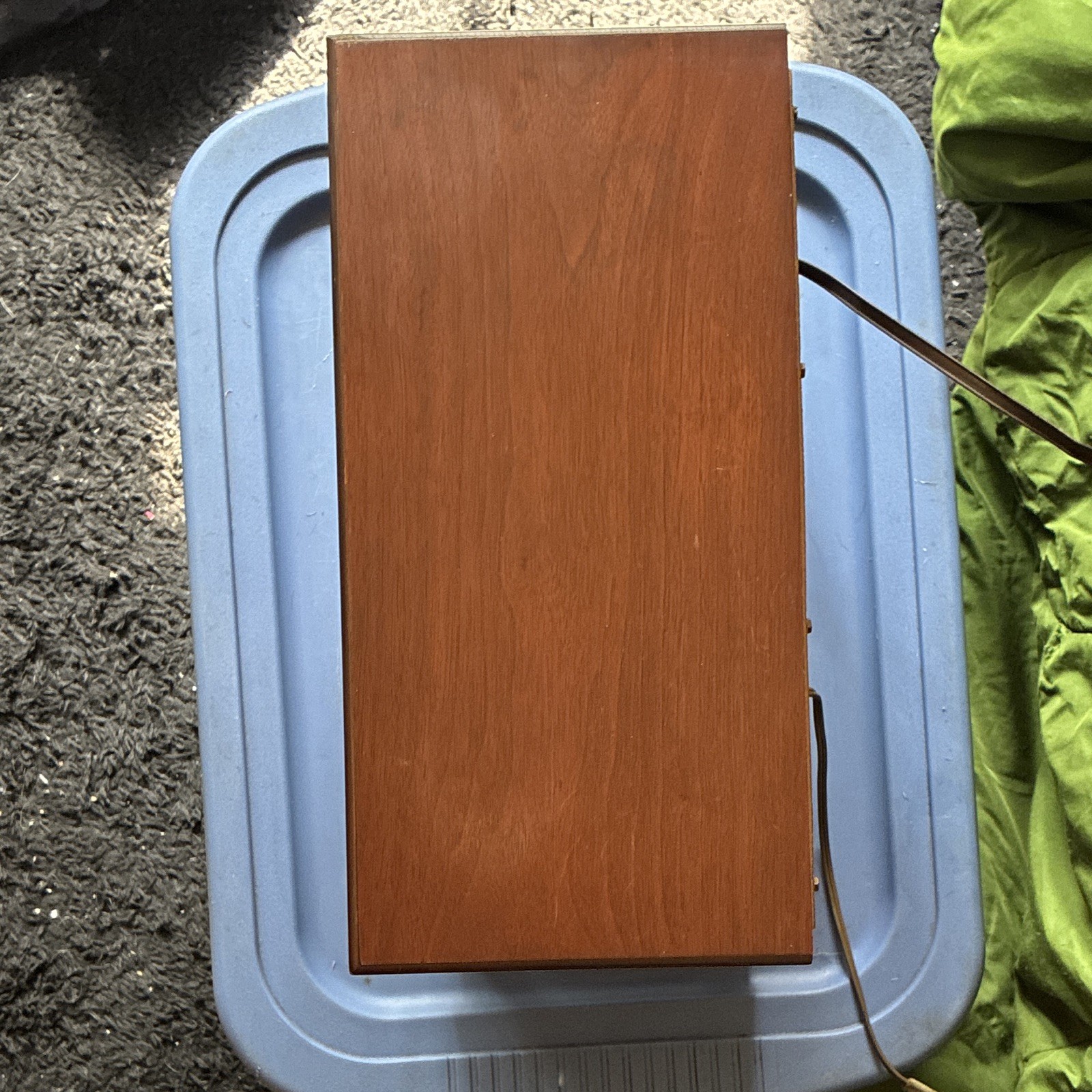 Zenith Model K731 AM/FM Vintage Table Radio Wood Cabinet Zenith K Series