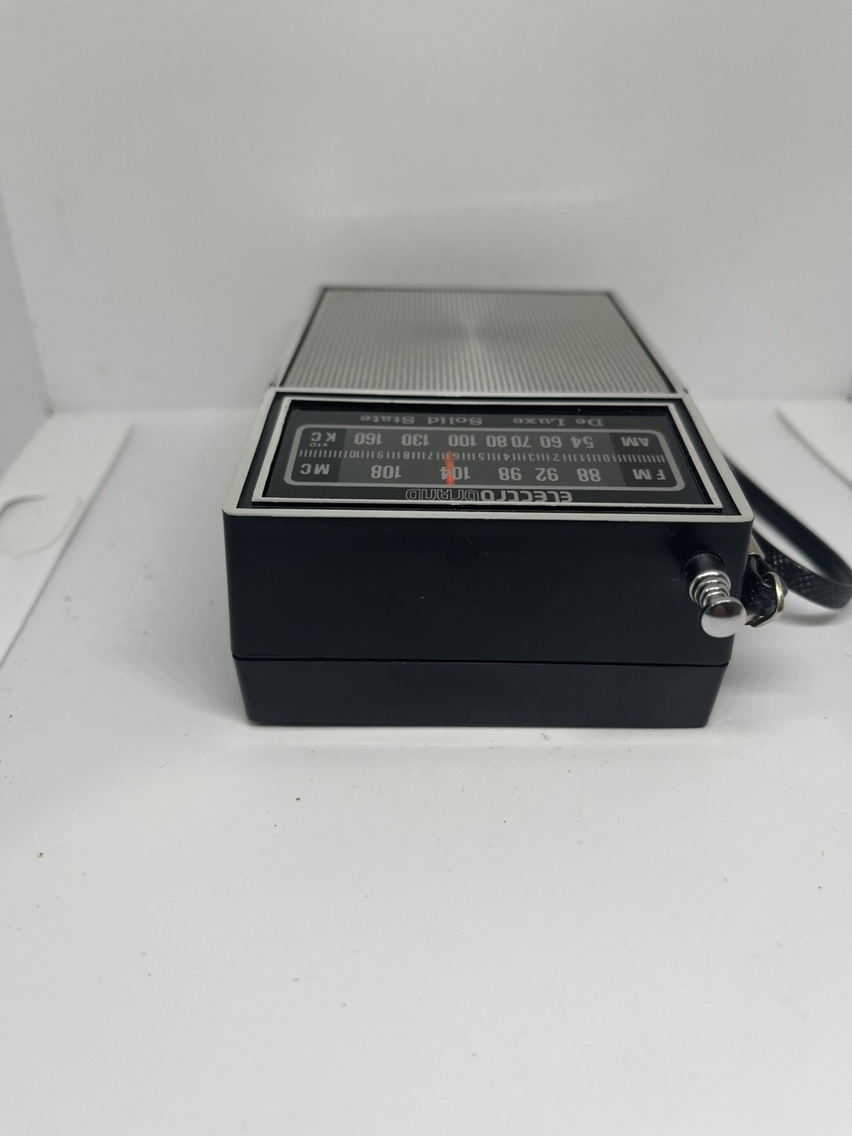 Vintage Electro Band De Luxe Solid State Model 825 AM/FM Radio FM Works AM Not