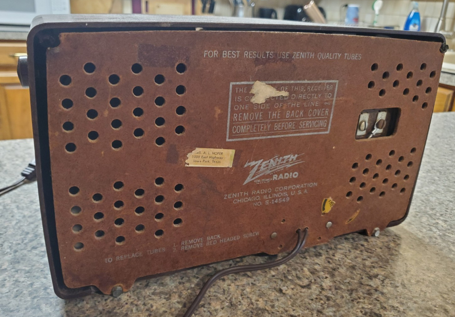 Zenith 7H822 Vintage Bakelite AM/FM Tube Radio