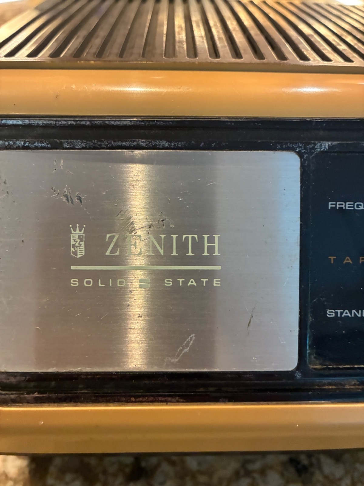 Vintage Zenith Solid State Target Tuning AM FM Radio Wood Grain F420W – Works