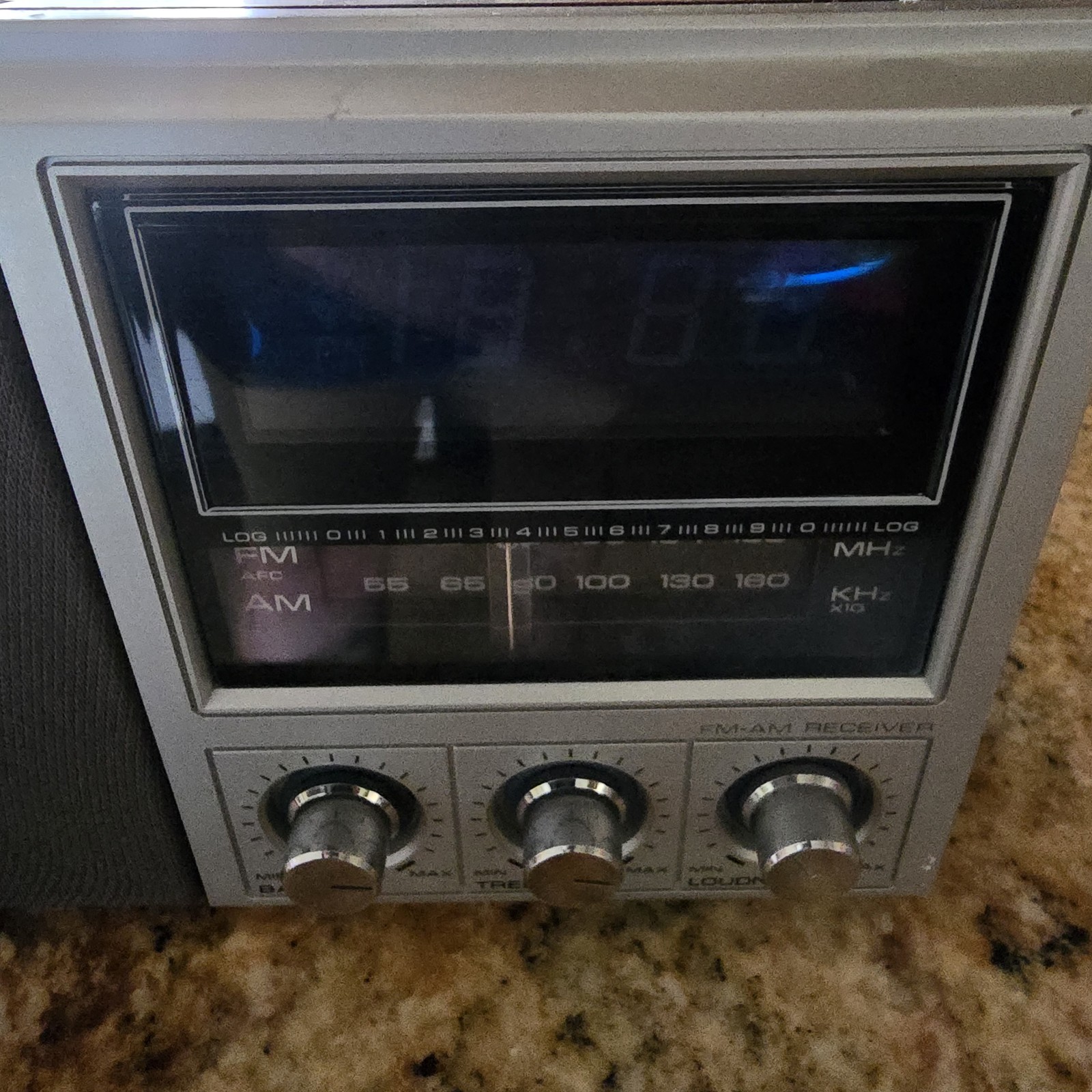 Vintage General Electric GE AM FM Clock Radio Model 7-4691A – Tested/Works