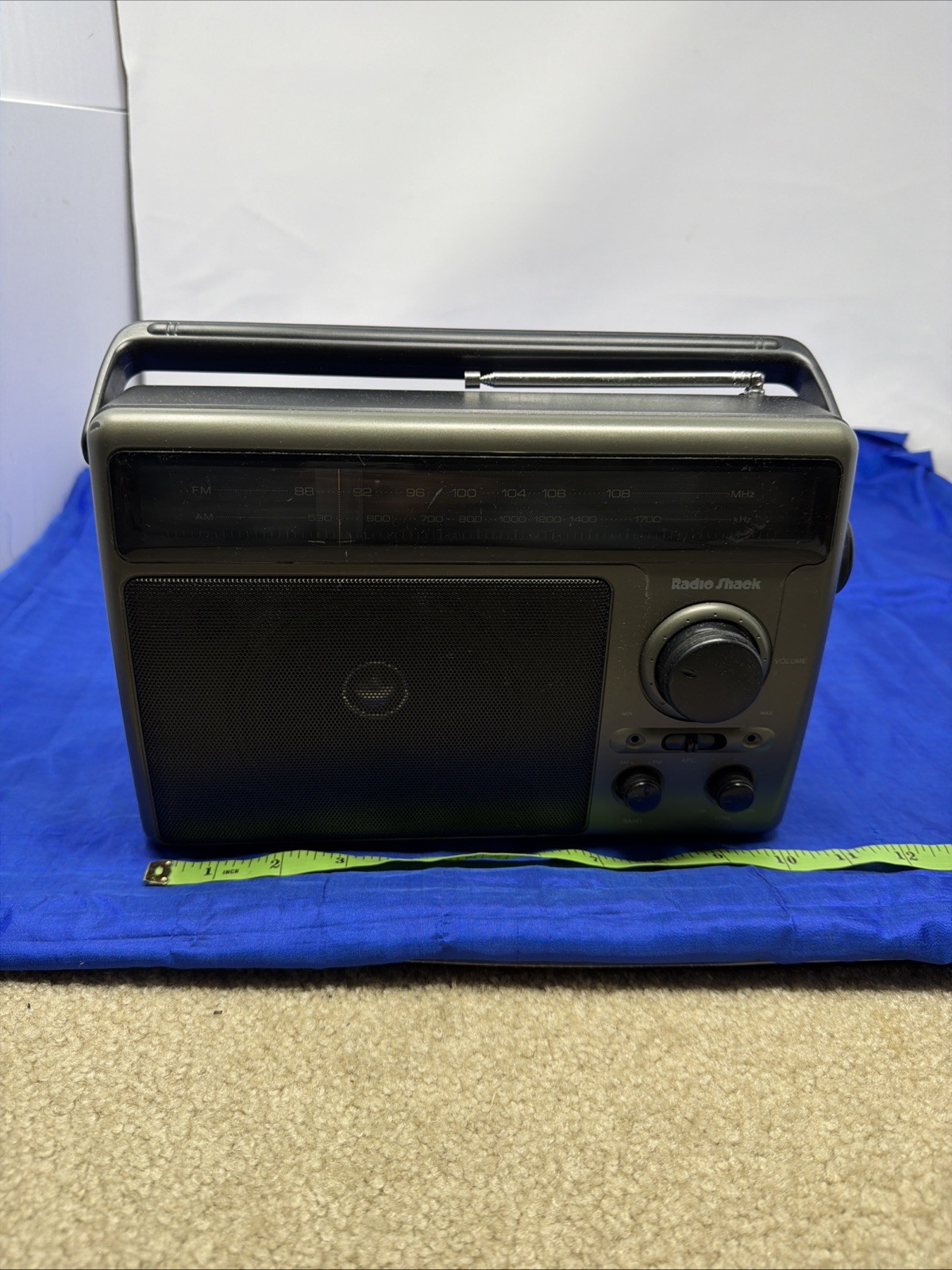 Vintage Radio Shack Portable AM FM 2 Band Radio 12-639A USA – Tested Works