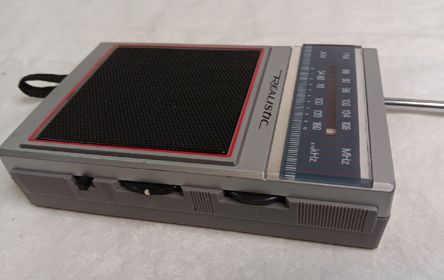 RadioShack REALISTIC AM FM POCKET RADIO 12-719 works! w/battery Great condition!