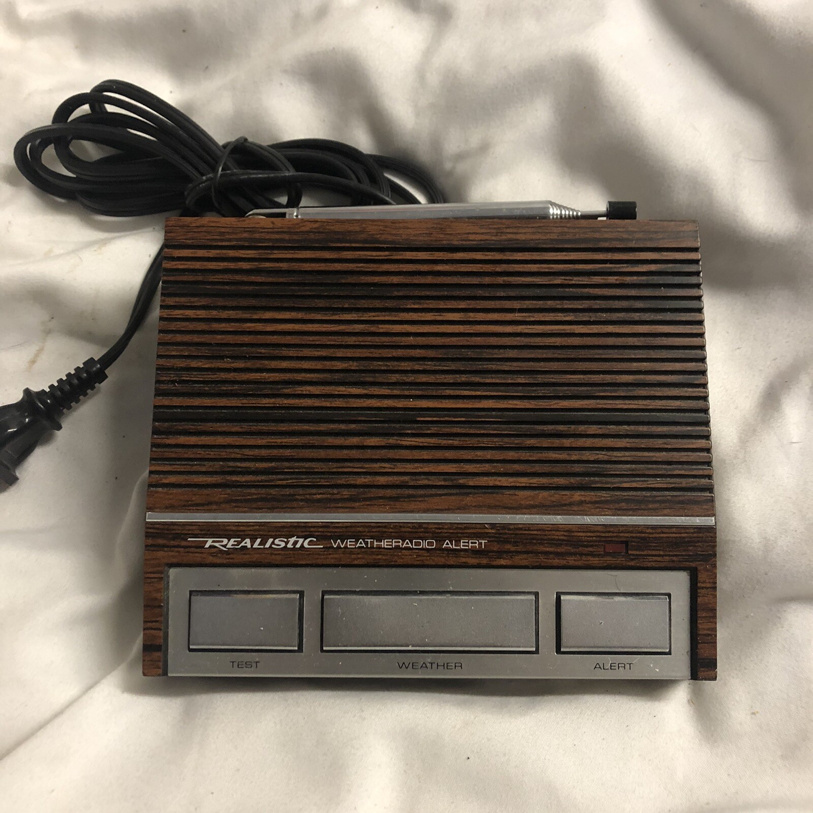 REALISTIC Weatheradio Weather Alert III Radio Model 12-140 Vintage