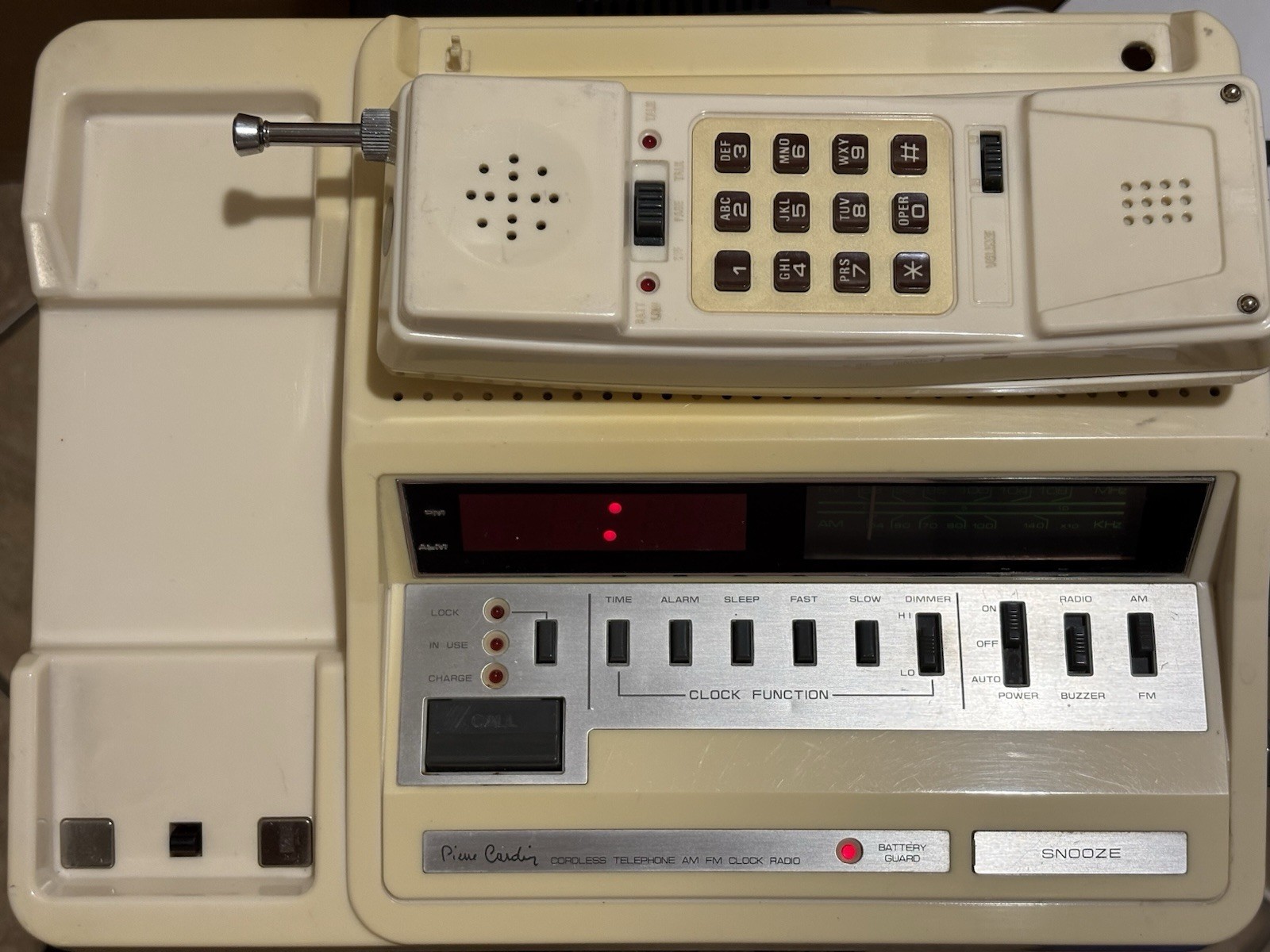 Pierre Cardin A7P9RM AMB-15 CORDLESS TELEPHONE AM/FM CLOCK RADIO ~ Powers ON