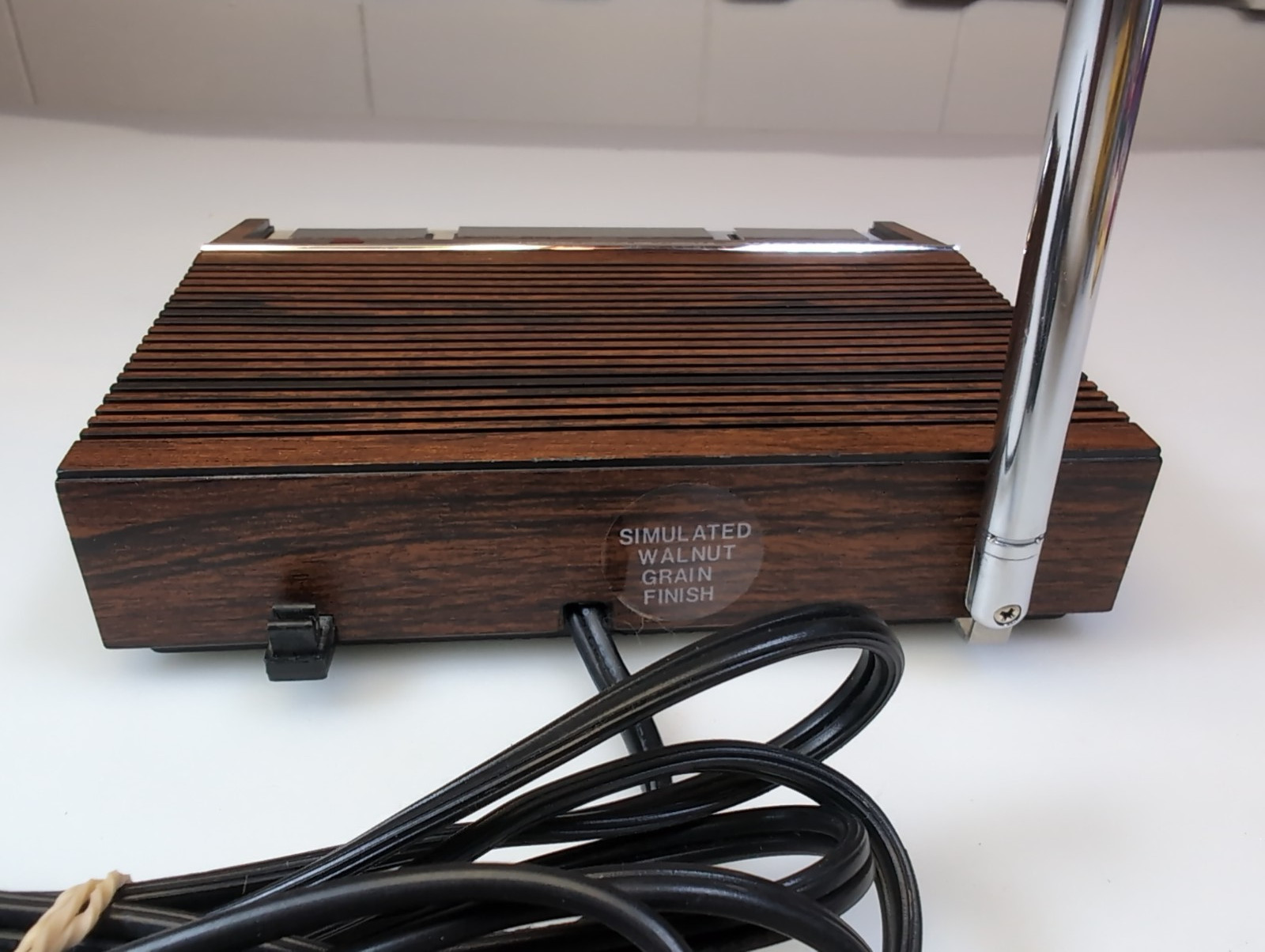 Realistic Model 12-140 Weatheradio Vintage Weather Alert Radio Faux Wood Grain
