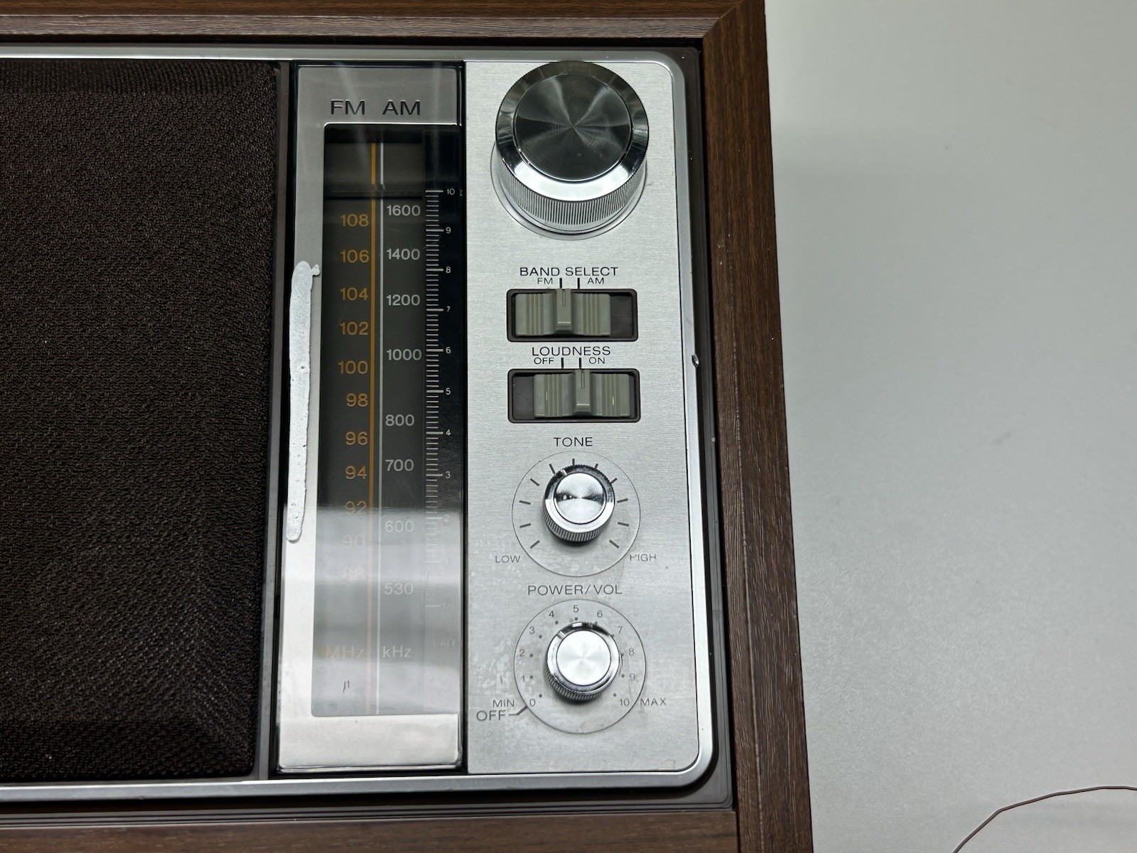 Vintage Sony ICF-9740W FM/AM Table Radio Simulated Wood Cabinet