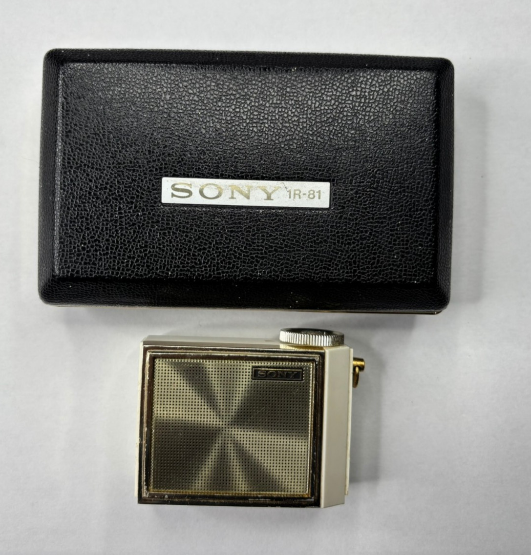 Vintage Sony 1R-81 Micro Transistor Radio With Case *UNTESTED* FOR PARTS
