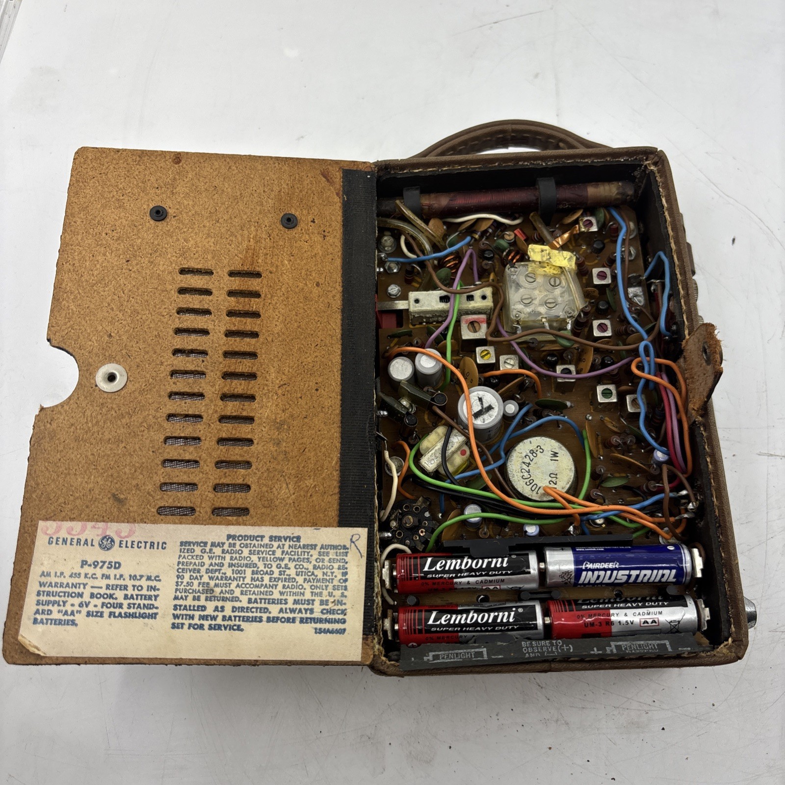 Vintage GE General Electric Portable Radio AM/FM 15 Transistor P-975D USED WORKS
