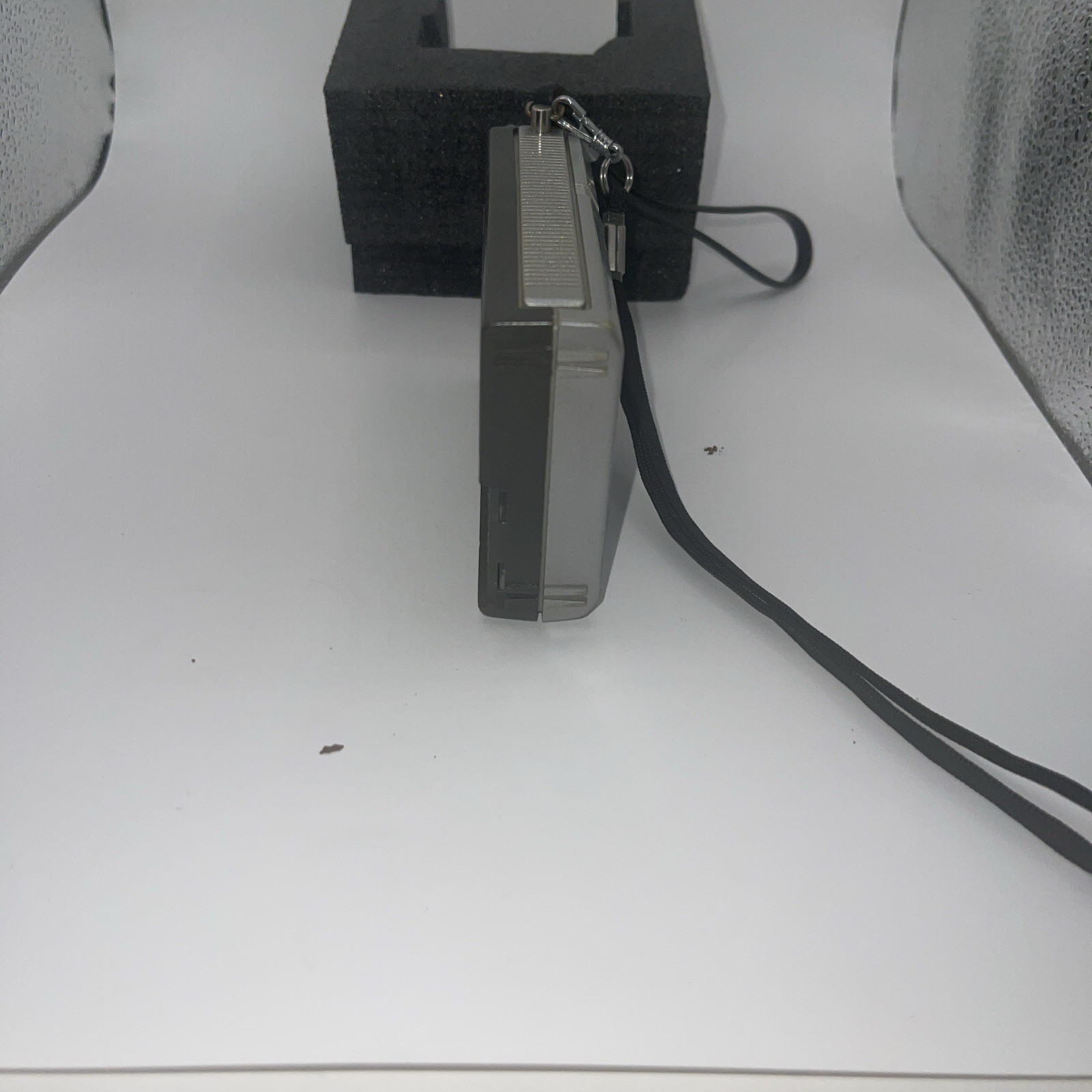 Realistic 12-151A NOAA Weather Radio Alert, Crystal Controlled, Tested Works 9V