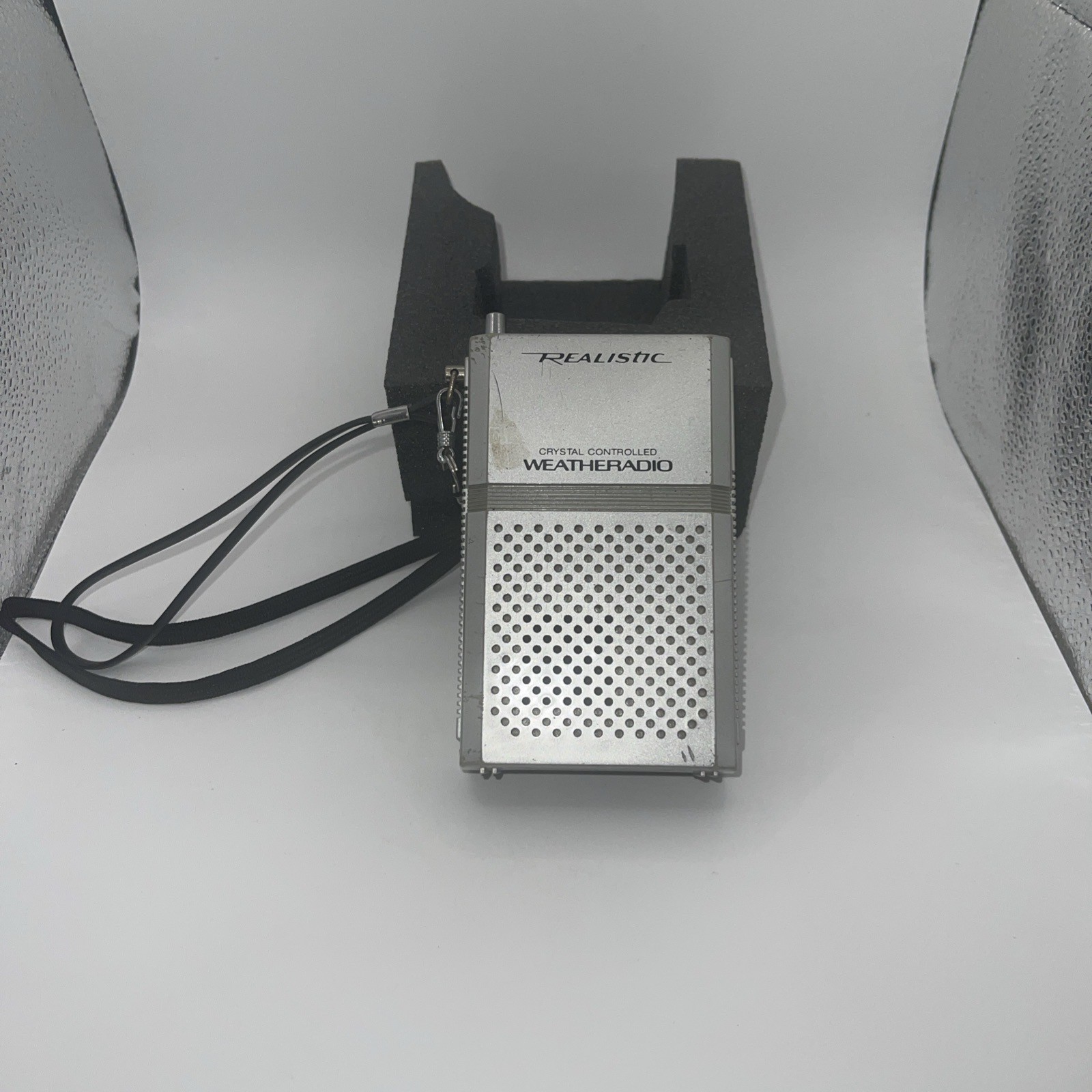 Realistic 12-151A NOAA Weather Radio Alert, Crystal Controlled, Tested Works 9V