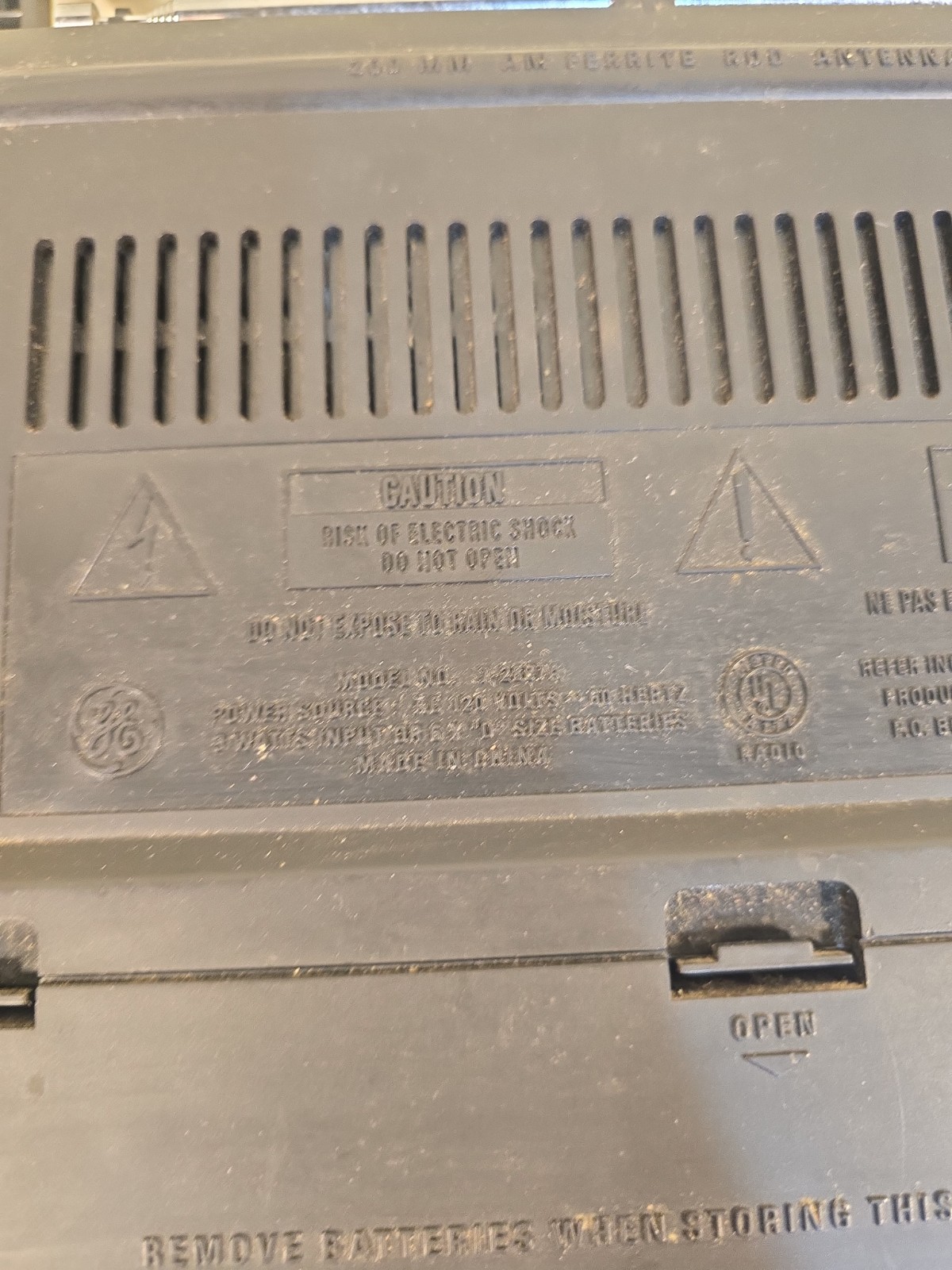 GE Super Radio III Long Range AM/FM – Black (TESTED)