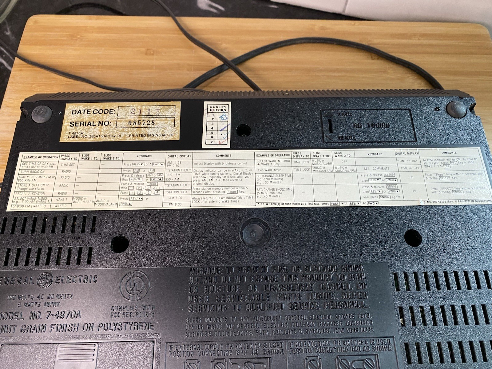 General Electric Programmable AM/FM Clock Radio 7-4870A Tested Works