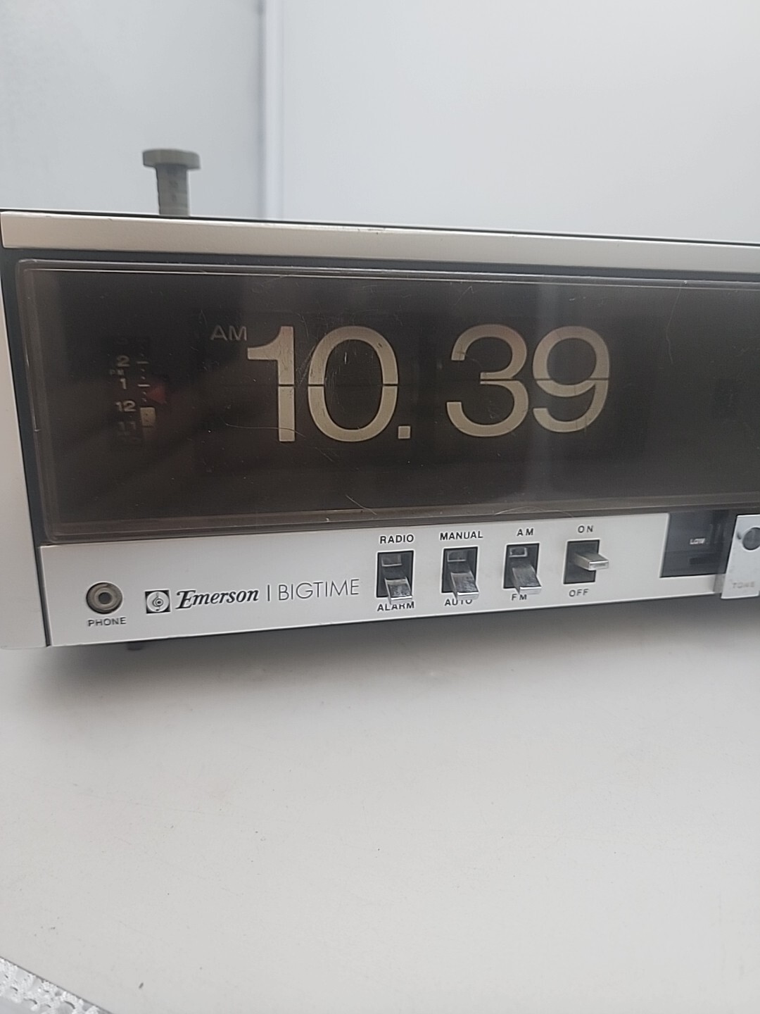 Emerson BigTime AM/FM Radio Flip Clock Model R 5003 Mostly Works